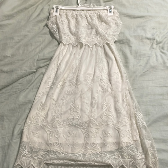 Express Dresses & Skirts - Lace cream strapless dress. Express